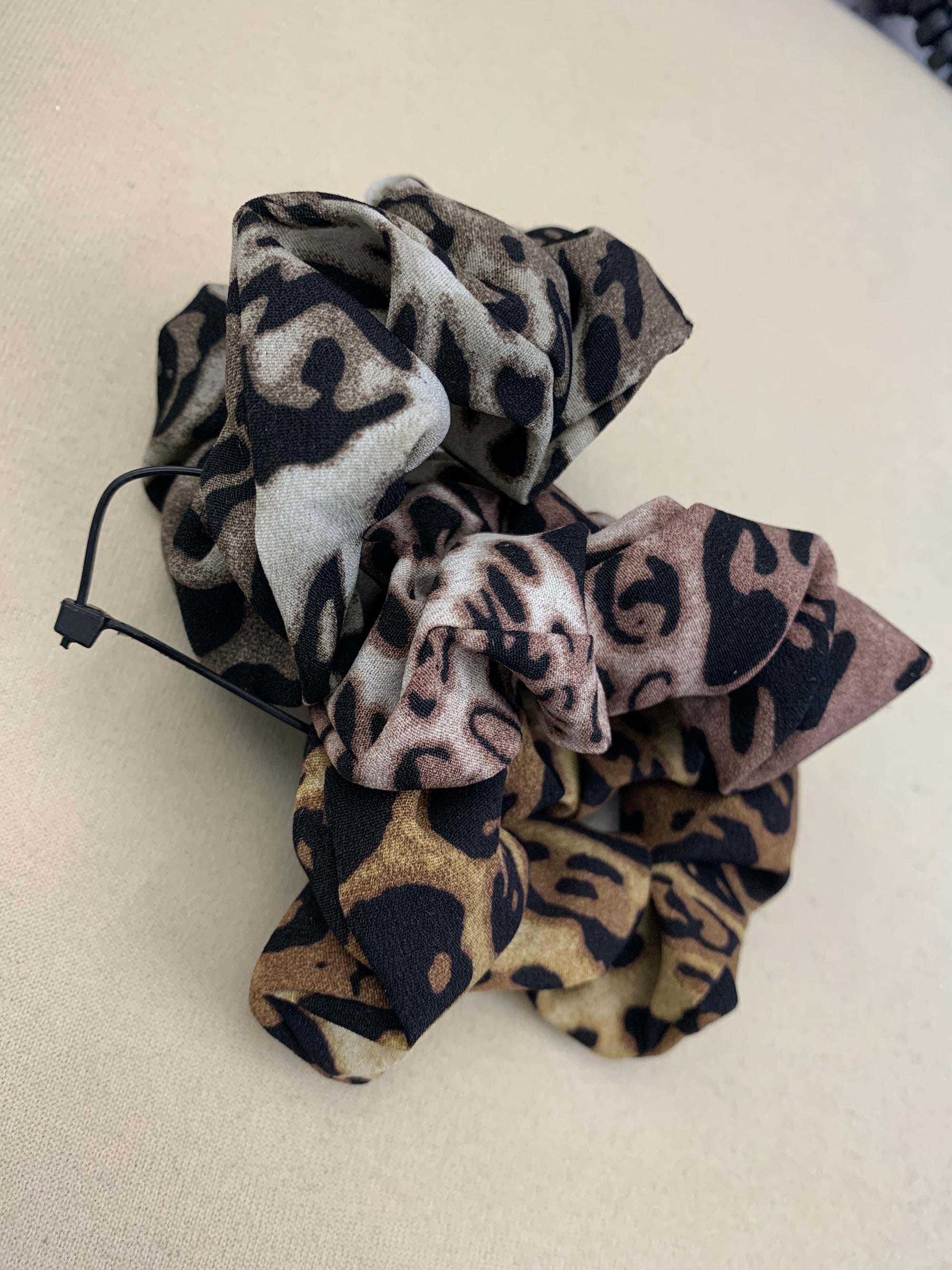 Scunchiwinter Leopard Scrunchie - Warm Polyester Hair Band For Women